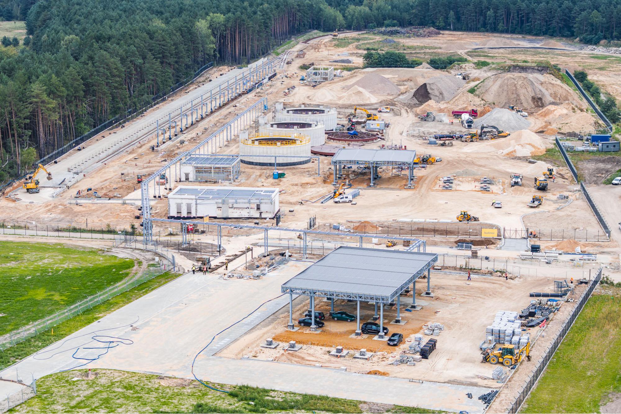 Wrzesień 2025 - budowa multimodalnego węzła przeładunku towarów i paliw / Program inwestycyjny Katowice Airport 2024–2032