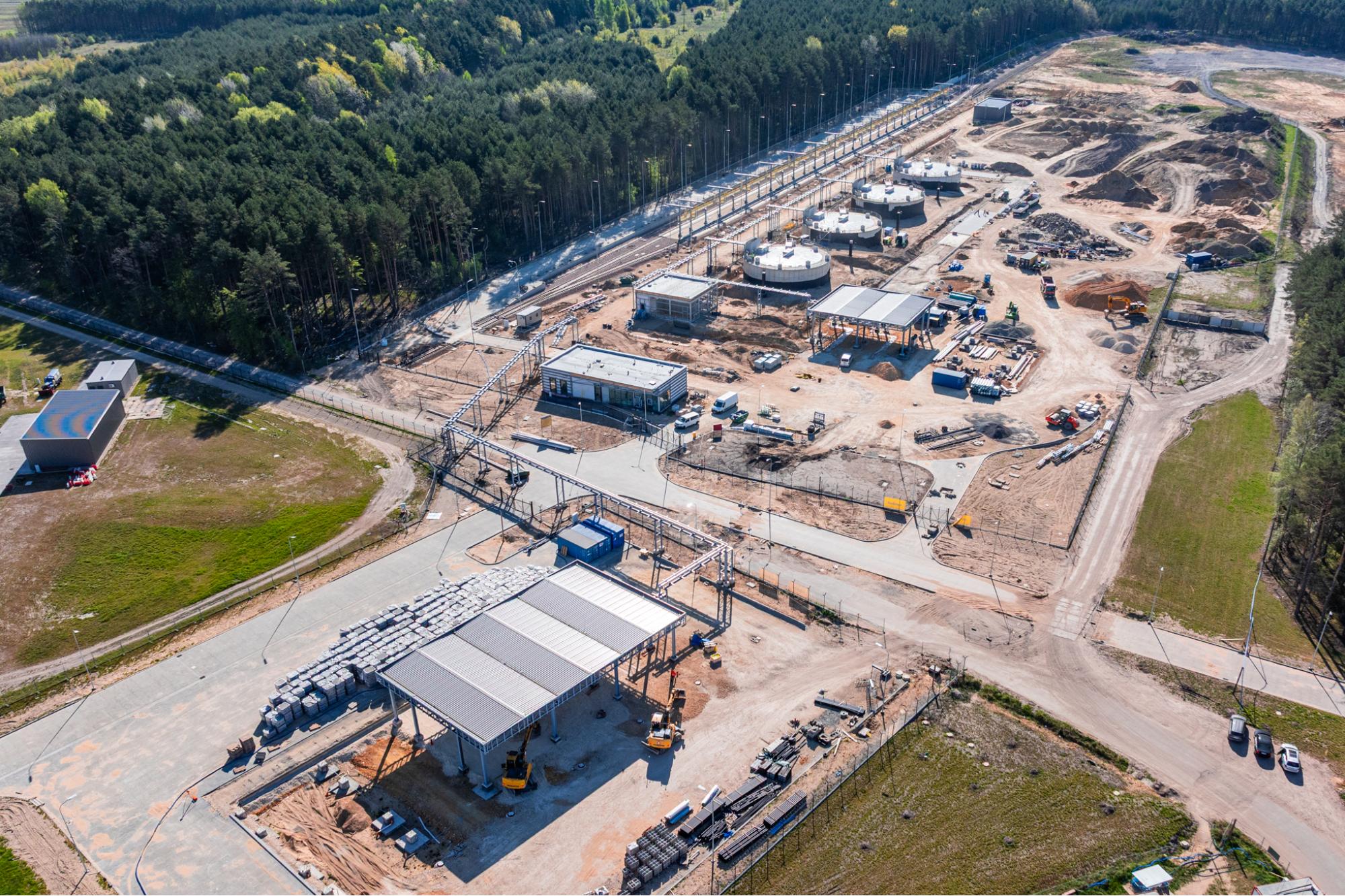 Kwiecień 2026 - budowa węzła multimodalnego do przeładunku towarów i paliw / Program inwestycyjny Katowice Airport 2024–2032