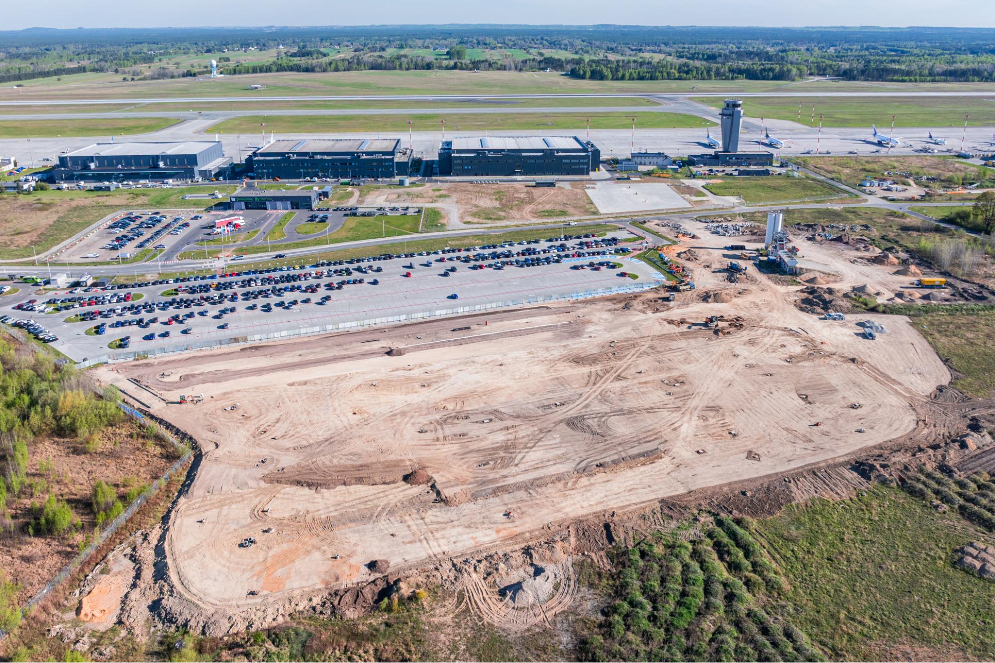 Kwiecień 2026 - budowa parkingu P5 (etap II) / Program inwestycyjny Katowice Airport 2024–2032