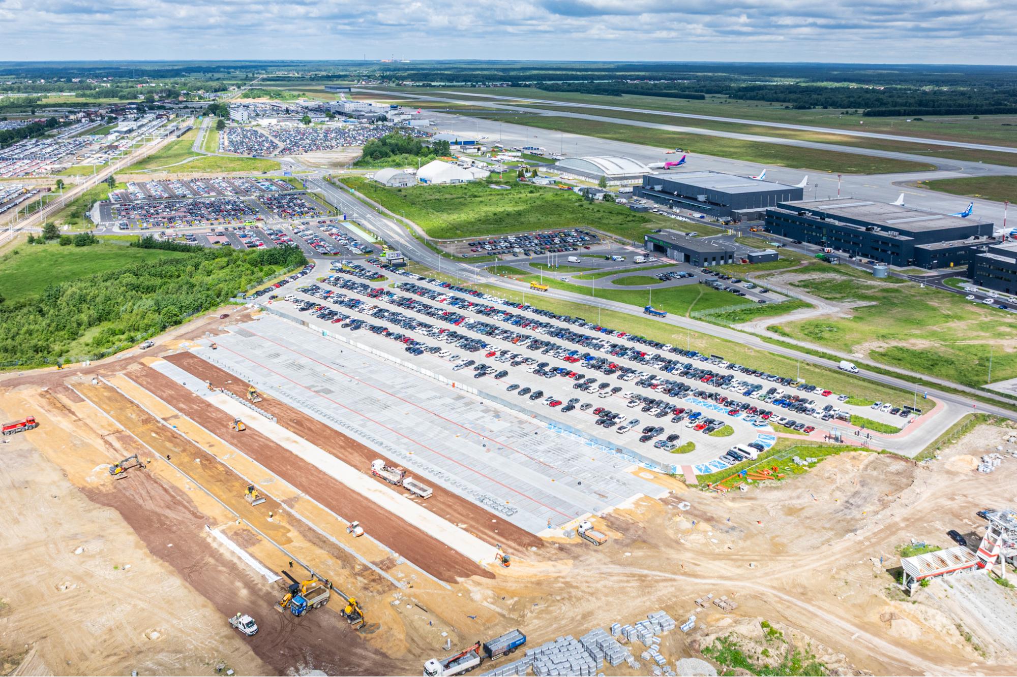 Maj 2026 - budowa parkingu P5 (etap II) / Program inwestycyjny Katowice Airport 2024–2032