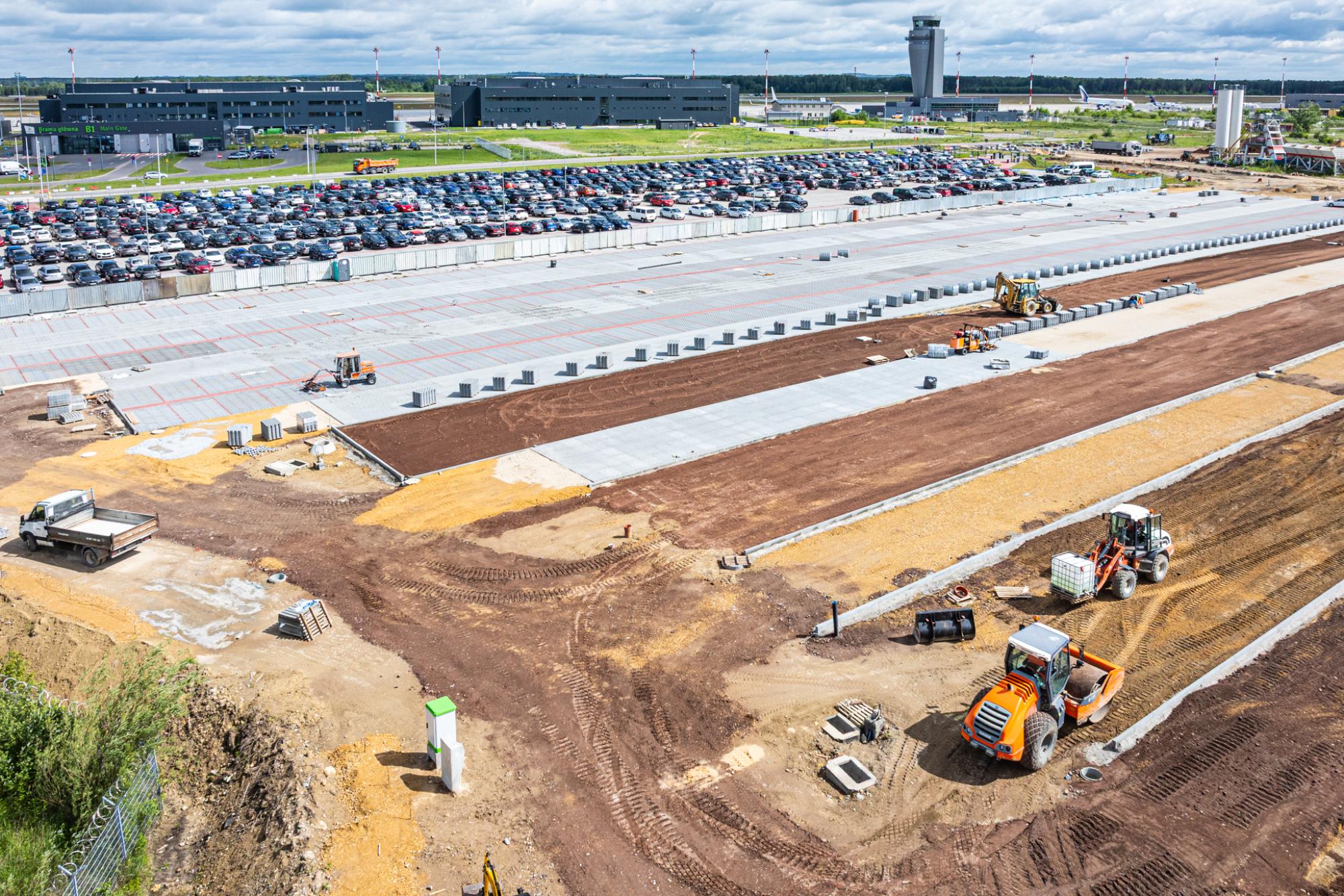 Maj 2026 - budowa parkingu P5 (etap II) / Program inwestycyjny Katowice Airport 2024–2032