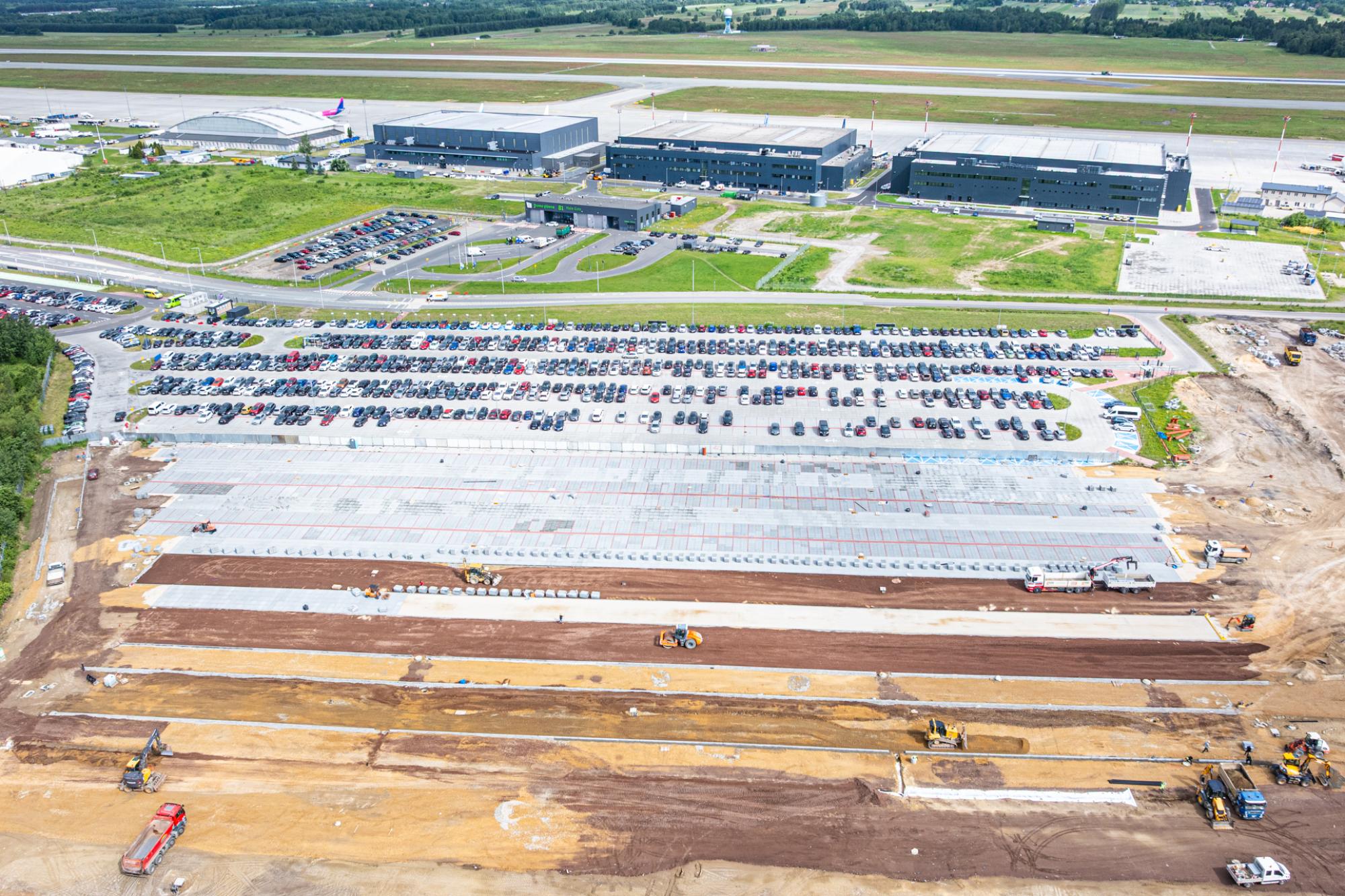 Maj 2026 - budowa parkingu P5 (etap II) / Program inwestycyjny Katowice Airport 2024–2032